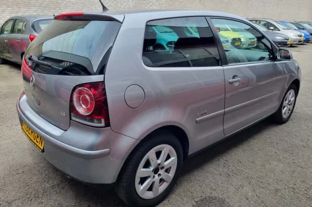 Volkswagen Polo (2008) thumbnail 4