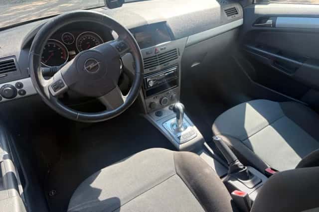 Opel Astra (2004) thumbnail 5