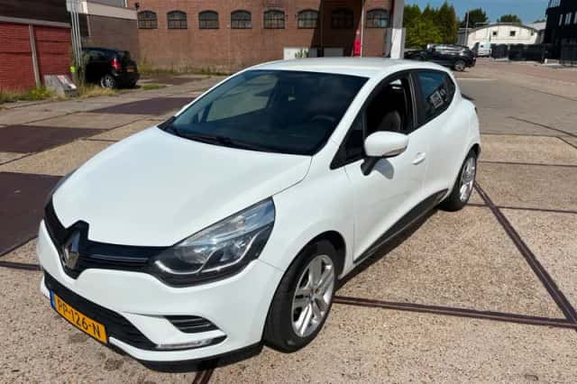Renault Clio (2017) thumbnail 1