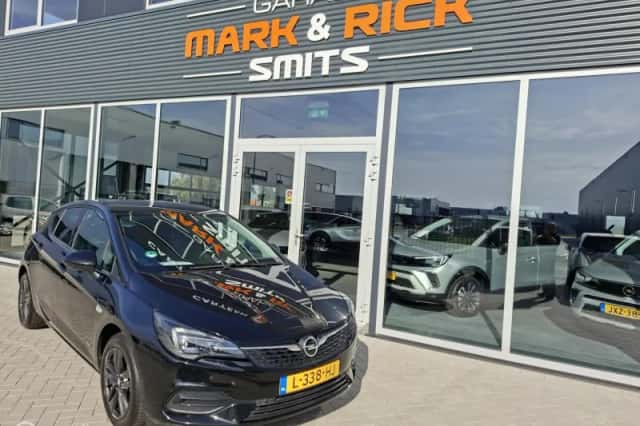 Opel Astra (2021) thumbnail 2