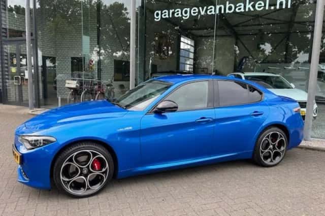 Alfa Romeo Giulia (2024) thumbnail 2