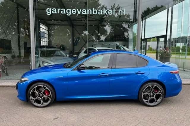 Alfa Romeo Giulia (2024) thumbnail 4