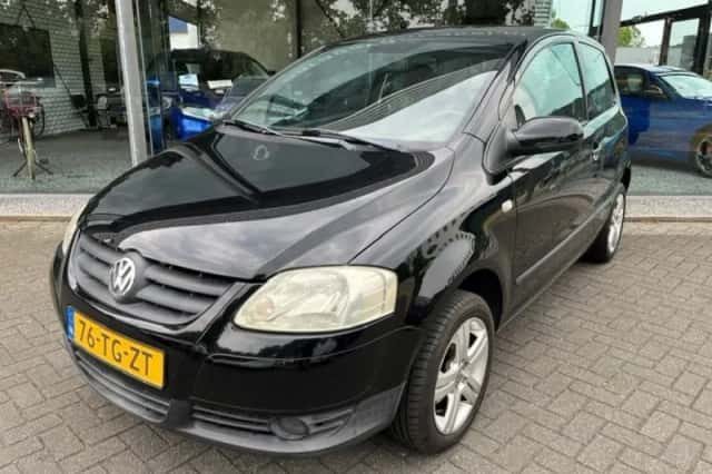 Volkswagen Fox (2006) thumbnail 1