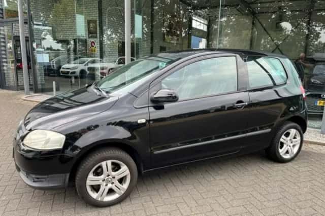 Volkswagen Fox (2006) thumbnail 2