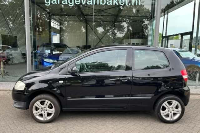 Volkswagen Fox (2006) thumbnail 3