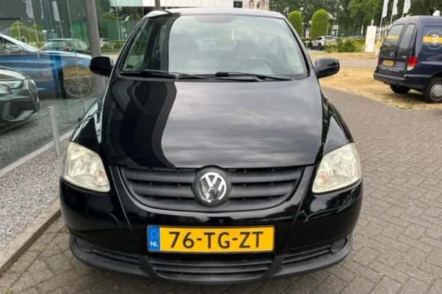 Volkswagen Fox (2006) thumbnail 4