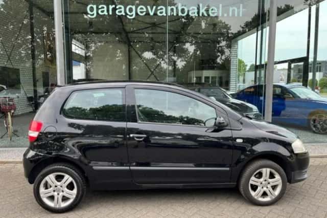 Volkswagen Fox (2006) thumbnail 5