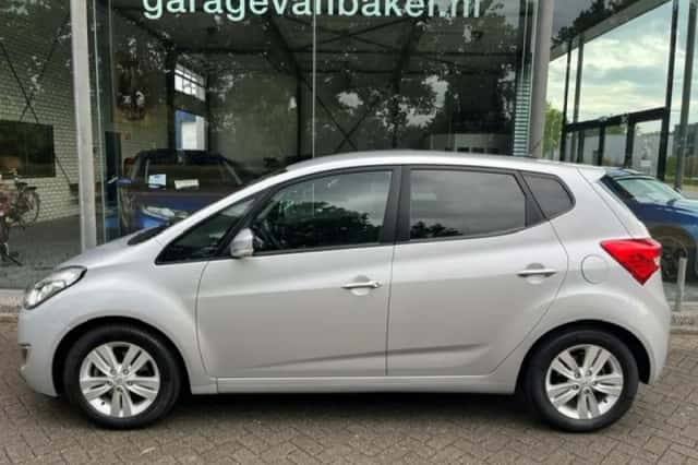 Hyundai ix20 (2011) thumbnail 3