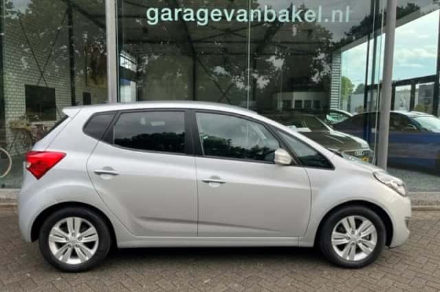 Hyundai ix20 (2011) thumbnail 5