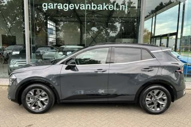 Kia Sportage (2022) thumbnail 3