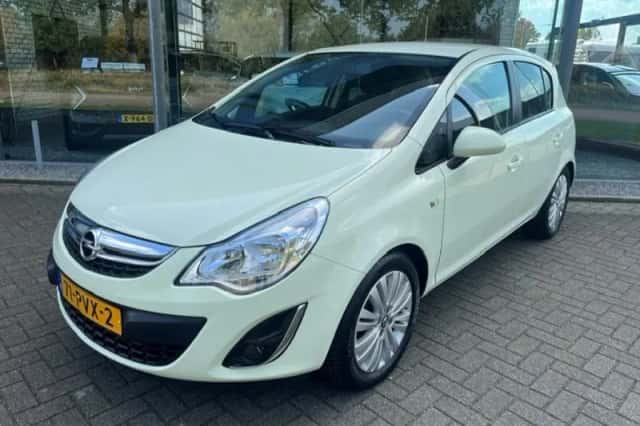 Opel Corsa (2011) thumbnail 1