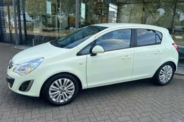 Opel Corsa (2011) thumbnail 2