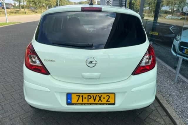 Opel Corsa (2011) thumbnail 6