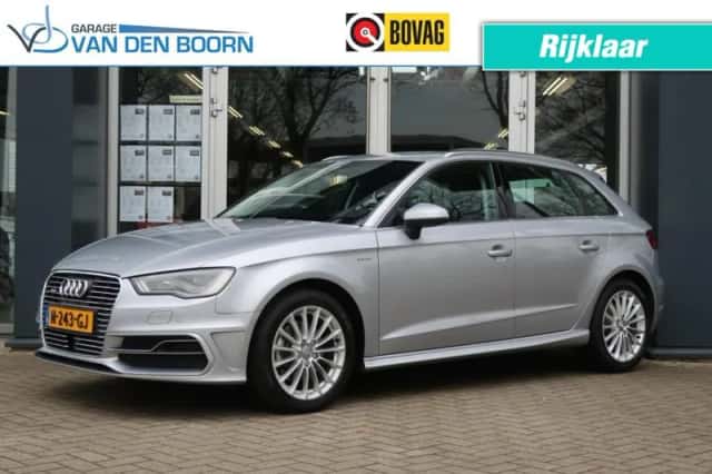 Audi A3 (2016) thumbnail 2