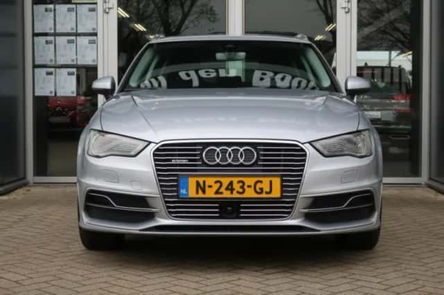 Audi A3 (2016) thumbnail 3