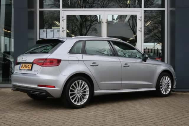 Audi A3 (2016) thumbnail 5