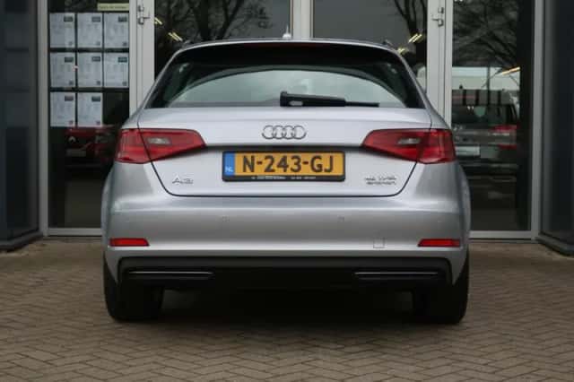 Audi A3 (2016) thumbnail 6