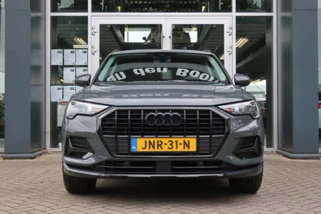 Audi Q3 (2020) thumbnail 2