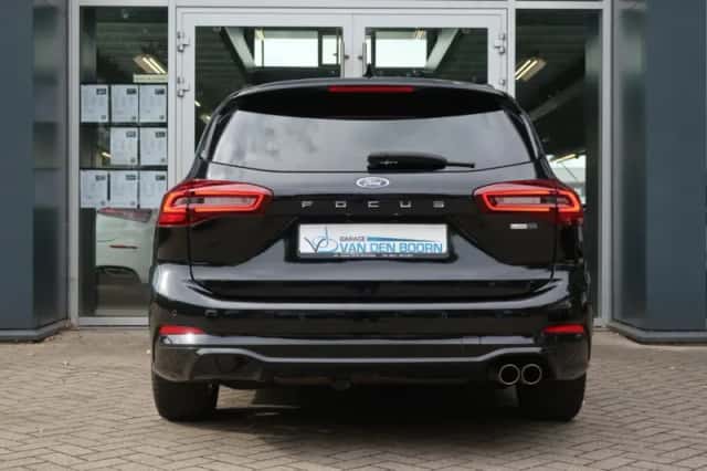 Ford Focus (2023) thumbnail 5