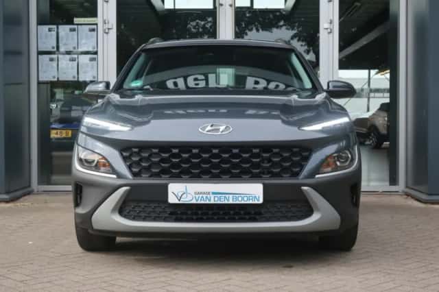 Hyundai Kona (2021) thumbnail 3