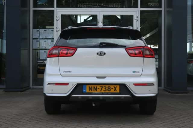 Kia Niro (2017) thumbnail 5
