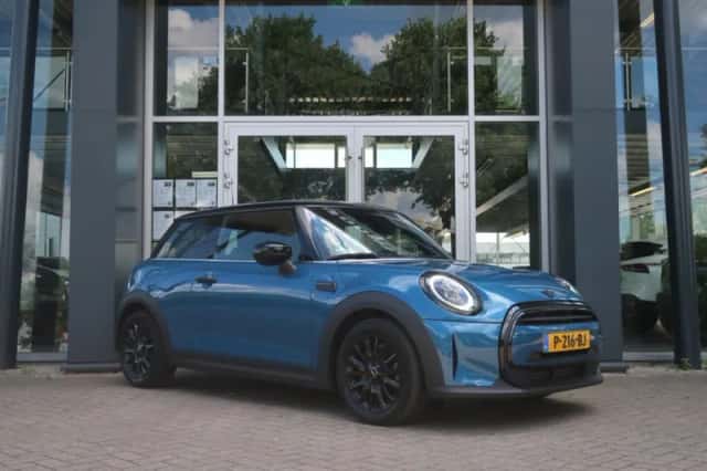 MINI Cooper (2022) thumbnail 4