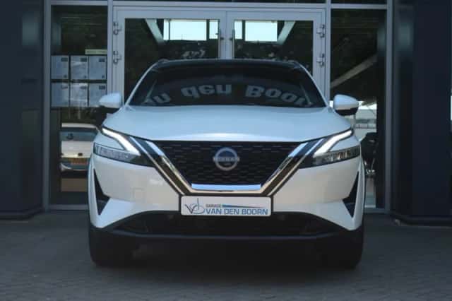 Nissan Qashqai (2023) thumbnail 3