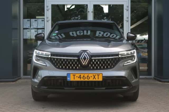 Renault Austral (2023) thumbnail 3