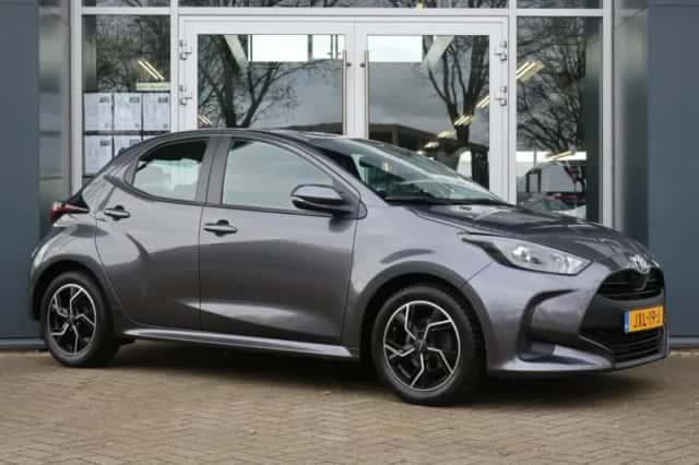 Toyota Yaris (2022) thumbnail 4