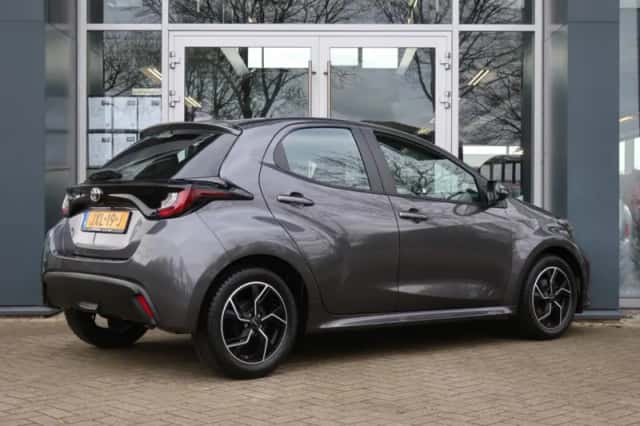 Toyota Yaris (2022) thumbnail 5