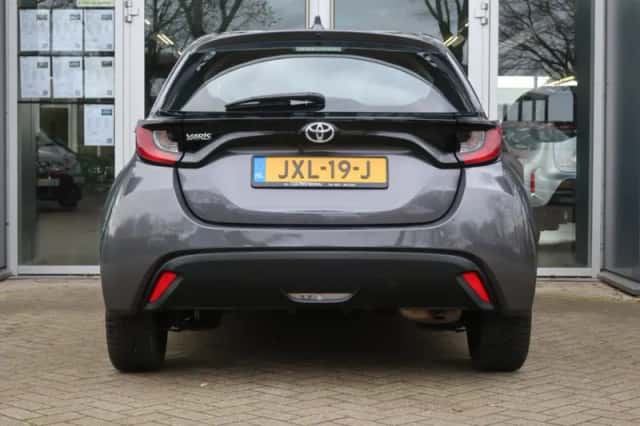 Toyota Yaris (2022) thumbnail 6