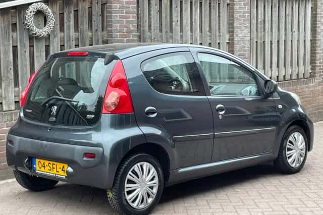 Peugeot 107 (2011) thumbnail 5