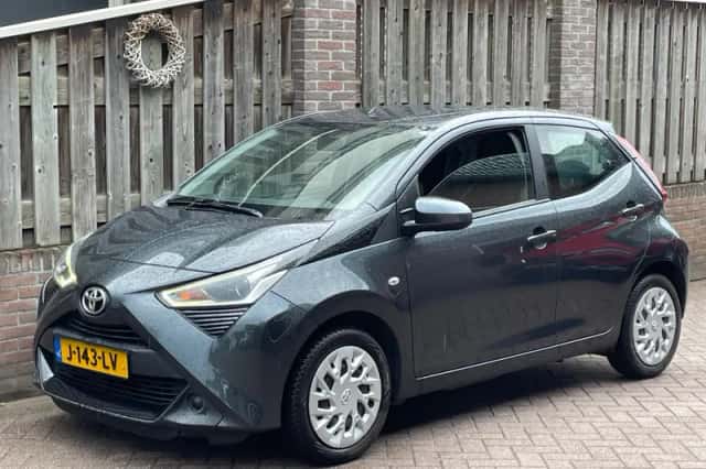 Toyota Aygo (2020) thumbnail 2