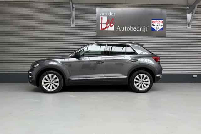 Volkswagen T-Roc (2020) thumbnail 2