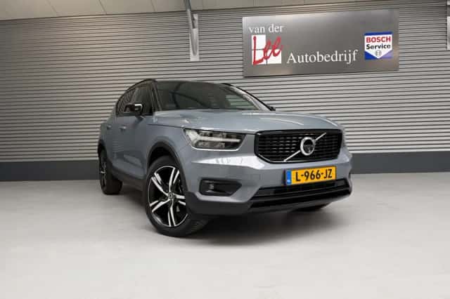 Volvo XC40 (2021) thumbnail 3