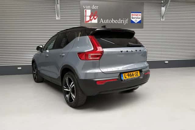 Volvo XC40 (2021) thumbnail 4