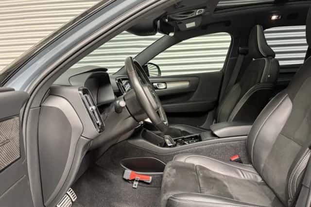 Volvo XC40 (2021) thumbnail 5