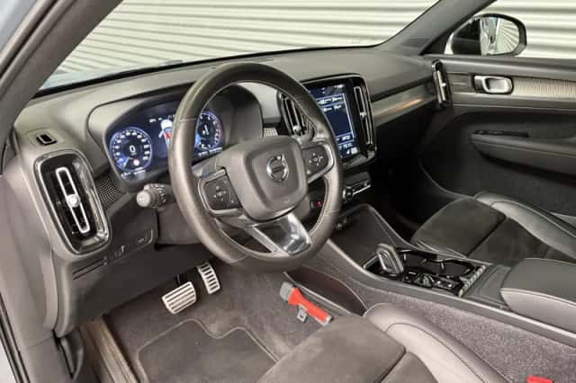 Volvo XC40 (2021) thumbnail 6