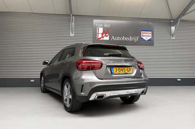 Mercedes-Benz GLA (2020) thumbnail 4