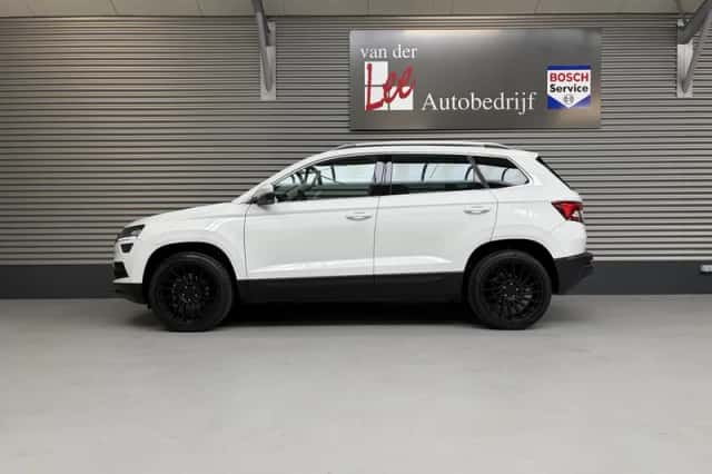 Škoda Karoq (2021) thumbnail 2