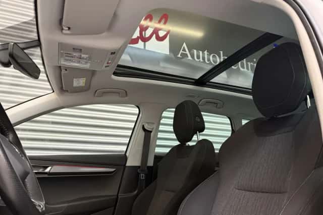 Škoda Karoq (2021) thumbnail 5