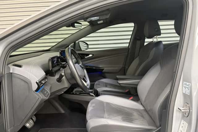 Volkswagen ID.4 (2023) thumbnail 5