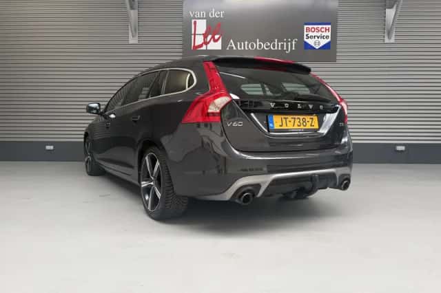 Volvo V60 (2016) thumbnail 4