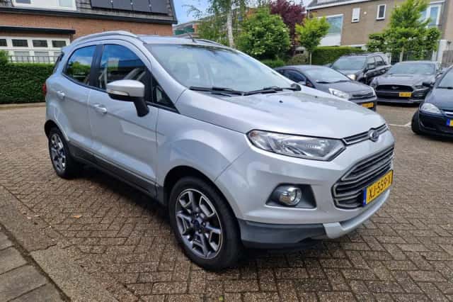 Ford EcoSport (2016) thumbnail 2