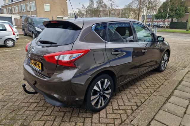 Nissan Pulsar (2016) thumbnail 3