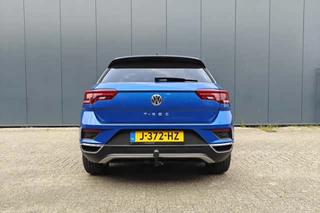 Volkswagen T-Roc (2019) thumbnail 5