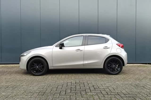 Mazda 2 (2024) thumbnail 2