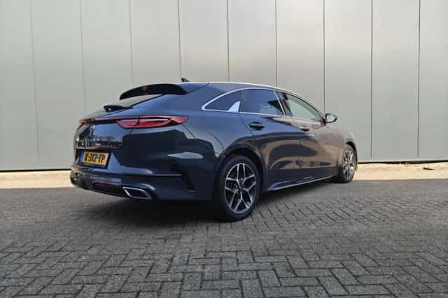 Kia ProCeed (2021) thumbnail 6