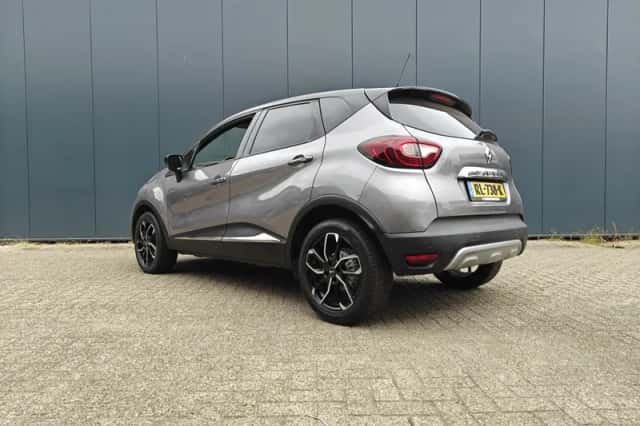 Renault Captur (2017) thumbnail 3