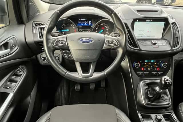 Ford Kuga (2018) thumbnail 3